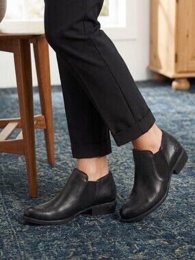 Born Dallia Black Leather Comfort  Slip-On Heeled Loafer Booties Size 9